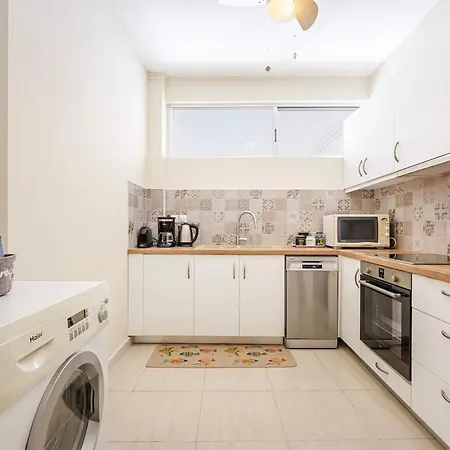 Spacious Flat With Amazing View! Διαμέρισμα *