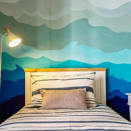 Spacious Flat With Amazing View! *