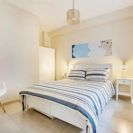 Spacious Flat With Amazing View! Lägenhet Chalkís